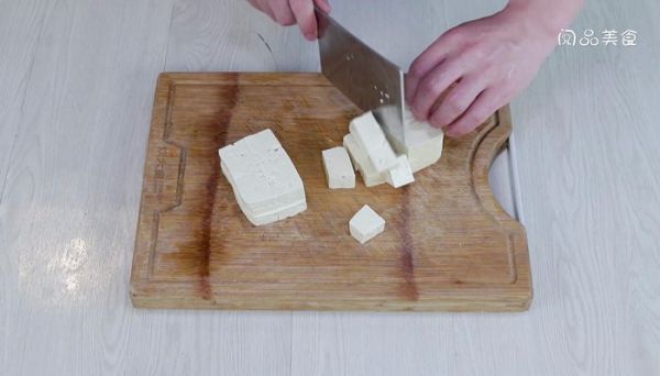 芹菜叶炖豆腐的做法 芹菜叶炖豆腐怎么做