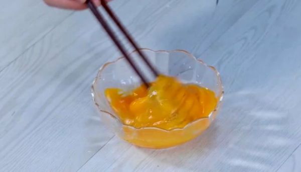 茭白炒鸡蛋的做法   茭白炒鸡蛋怎么做