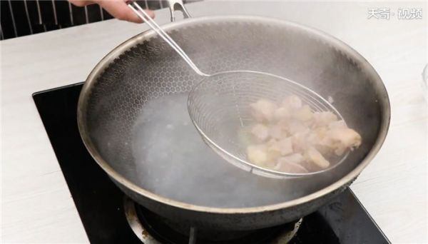 酱焖牛腩的做法 酱焖牛腩怎么做