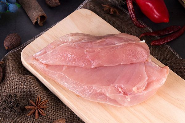 鸡肉怎么做不柴 如何让鸡胸肉不柴