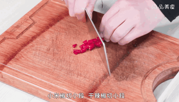 雪里蕻炒蚕豆做法 雪里蕻炒蚕豆怎么做