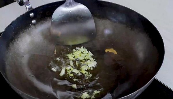 炒山药丝的做法 炒山药丝的家常做法