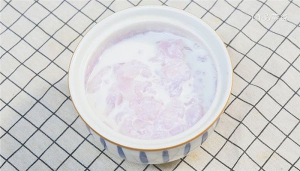 葡萄撞奶的做法 葡萄撞奶怎么做