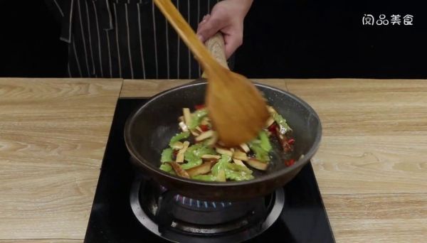 苦瓜炒豆干的做法 苦瓜炒豆干怎么做好吃