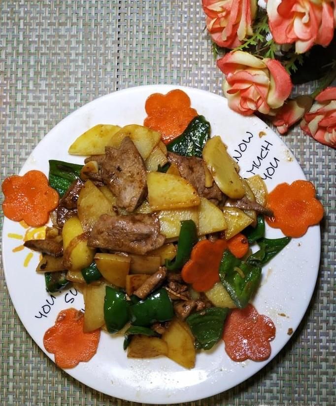 怎样做美味的酱爆猪肝土豆片?