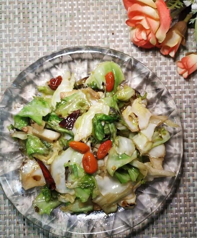 怎样做美味的手撕包菜?