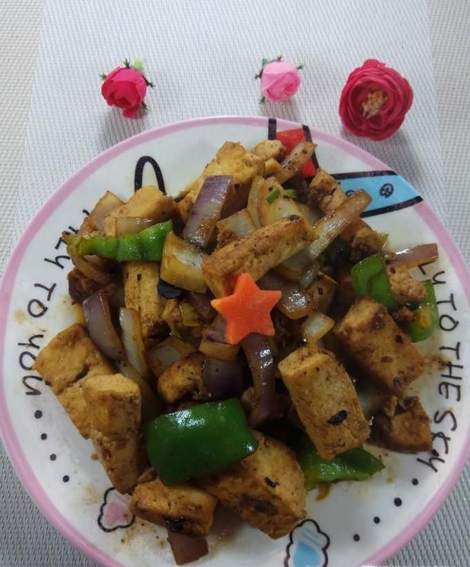 怎样做美味豆豉洋葱青椒炒豆腐?