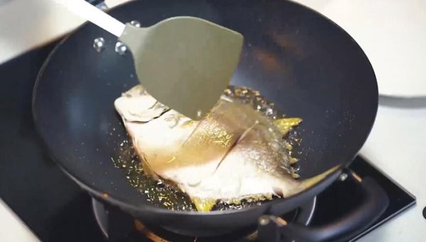蒜香鲳鱼的做法 蒜香鲳鱼怎么做