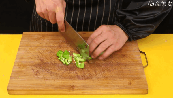 青椒炒鸭肉的做法,青椒炒鸭肉怎么做