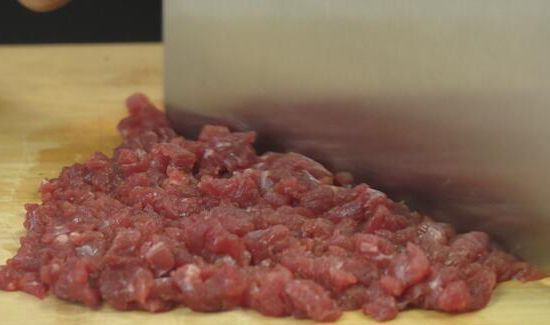 牛肉馅饺子怎么调馅