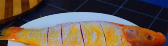 广式红烧鱼的做法，做出来咸香入味，汤汁拌饭都能吃3大碗