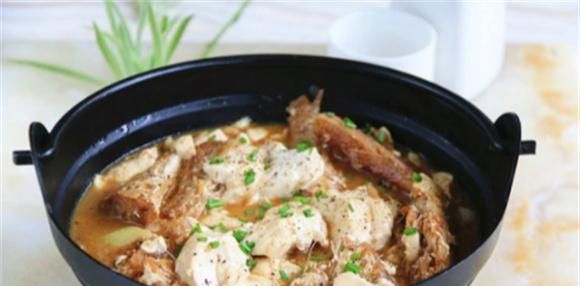 豆腐的新吃法,加1条咸鱼这样做,酱香美味,好吃极了