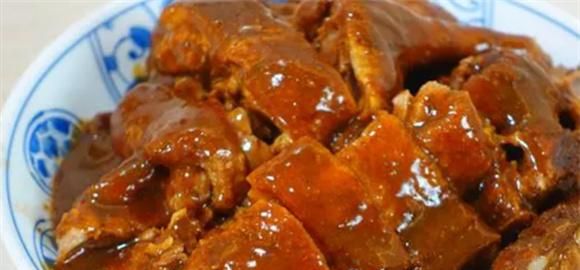 鸭肉别只会做啤酒鸭了，教你做酱香美味的十三香焖鸭，好吃极了