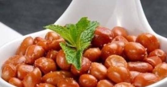 再次提醒：油炸花生米，直接下锅是不对的，这才是正确做法