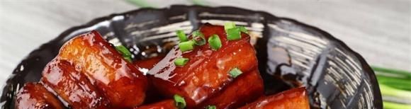 红烧肉的家常做法，口感软糯香甜，吃起来肥而不腻，满屋子飘香