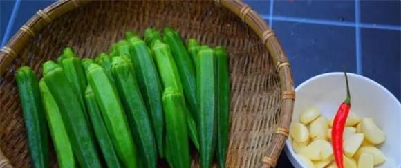 秋葵怎么做好吃？试试广东这个特色吃法，清新可口，百吃不腻