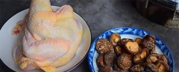 鸡肉广东人都爱这样做，营养好吃原汁原味，做法很简单