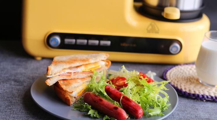 火腿三明治做法是几分钟的事情 自制早餐拥有健康生活