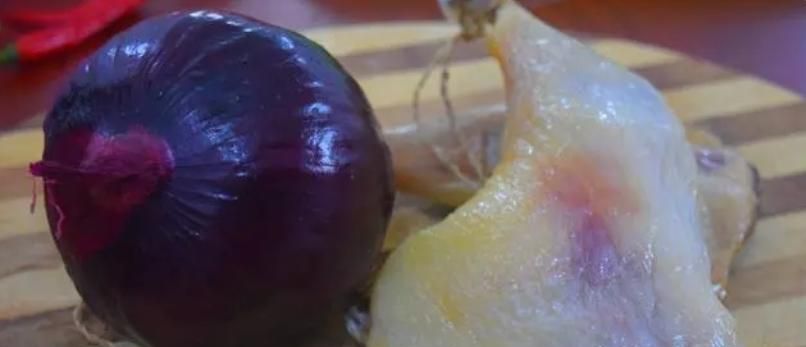 2只腊鸭腿1个洋葱，教你做简单的家庭小炒，简单美味又下饭！