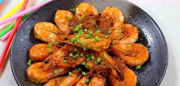 简单几步就能做美味的油焖大虾 做好色香味俱全 大厨见了都点赞