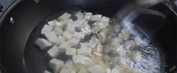 麻婆豆腐最好吃的家庭做法，简单美味又下饭，看看你喜欢吃不？