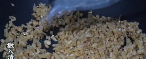 1两萝卜干4个鸡蛋，这样做成蛋饼，简单美味又下饭，好吃极了