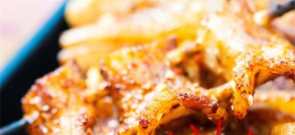 烤麻辣五花肉怎么做才好吃  这样烤肥而不腻皮脆肉香 一看就会