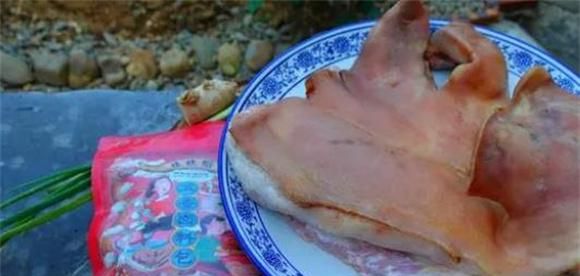 香卤猪头肉家庭做法，做出来色香味俱全，下酒下饭都不错