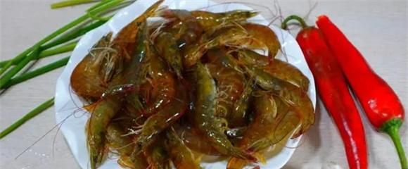 爱吃虾的一定要收藏，教你做营养美味的蒜蓉蒸大虾，好吃极了