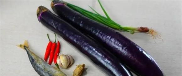 我家茄子从不炖着吃，不蒸不烤不红烧，酱香美味，上桌就扫光！