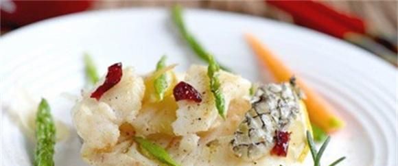 银鳕鱼低温烹饪做法 松茸酱配香煎银鳕鱼太鲜美好吃