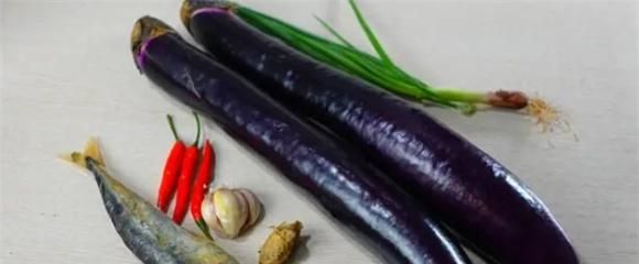 夏天一定要吃海鲜钵钵鸡，家常做法超简单