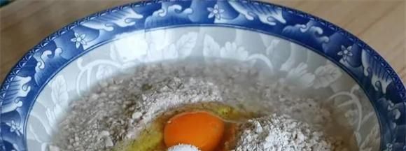 面条懒人做法，不和面不擀面，面糊瞬间变面条，筋道Q弹越吃越香