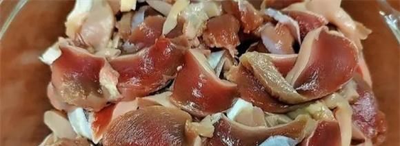 酸辣鸡胗最好吃的做法！酸辣爽口，特别下饭！家常做法