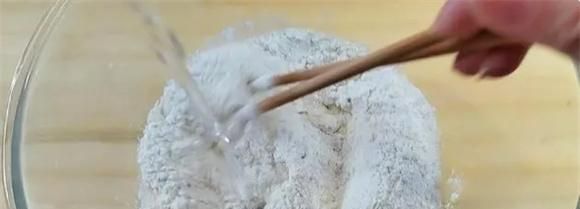 一分钟教你学会千层油饼最简单的做法，外酥里软层次分明