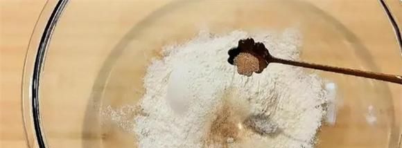 锅贴花卷做过吗？底部焦脆葱香可口层次分明！做法特别简单又好吃