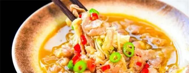 酸汤肥牛的做法这样做酸辣开胃不输饭店汤汁都喝光