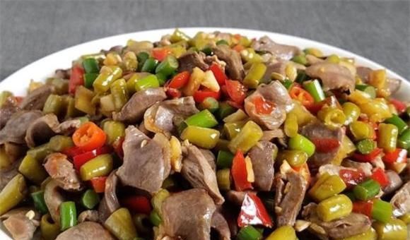 酸辣鸡杂的家常做法,不腌不焯,开胃下饭还不腥