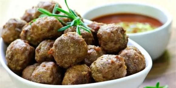 做肉丸子的配方和做法，简单几步制作方法，轻松在家做出美味肉丸