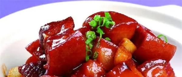 五花肉的家常做法，不炒糖色不焯水、全程不用洗锅，“一气呵成”