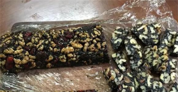 在家做货真价实的“阿胶糕” 做法详细 比外面买的便宜还更放心