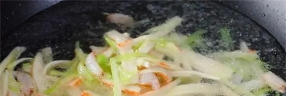 初夏,气温不稳定!熬制一煲味甘鲜美的靓汤,分享4种汤的做法