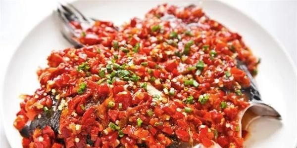 胖头鱼吃鱼头 家常做法简单又好吃，肉质滑嫩不腥不腻 快学起来吧