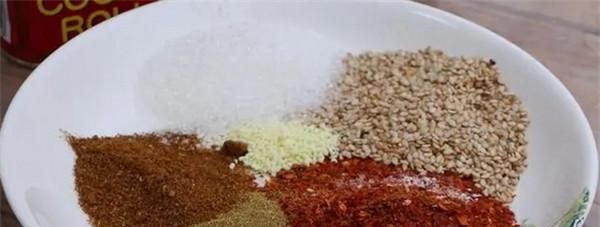 爱吃辣条别买了，剩米饭就能做，香辣劲道真过瘾，做法简单又卫生