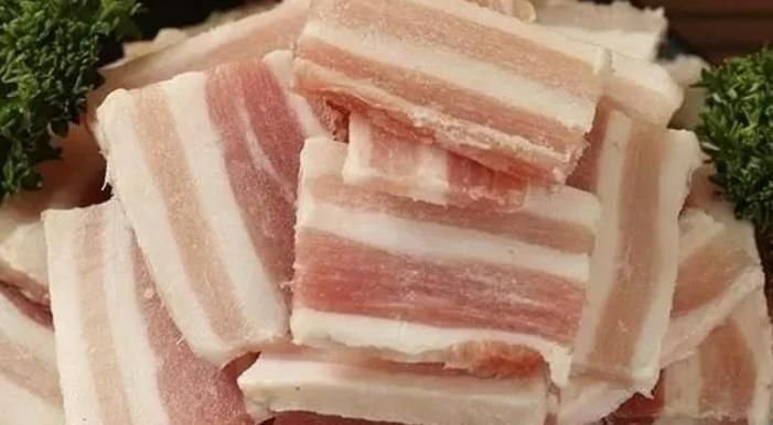 三线肉还能这样吃！很多人没吃过，做法简单，还超级下饭！