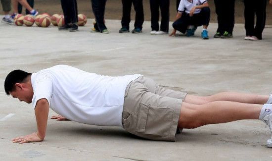 俯卧撑手腕疼怎么缓解