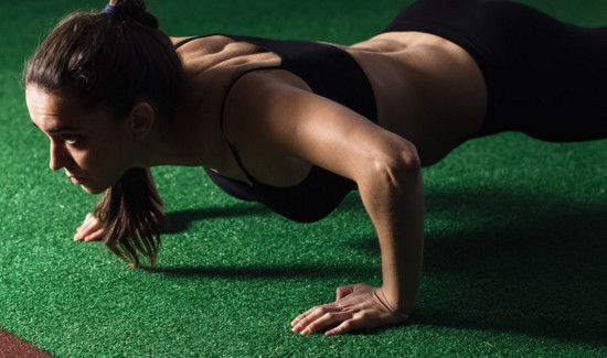 俯卧撑手腕疼是怎么回事