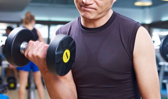 练哑铃的危害