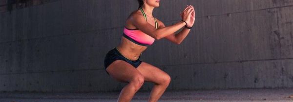 女生做深蹲的作用