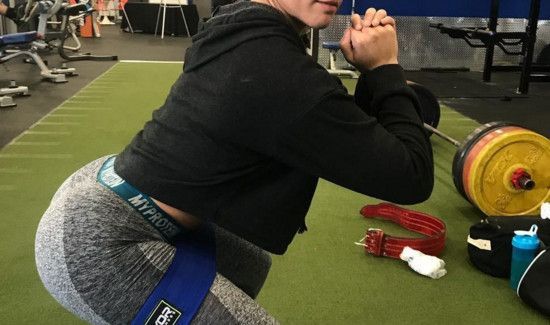 女生做深蹲的作用